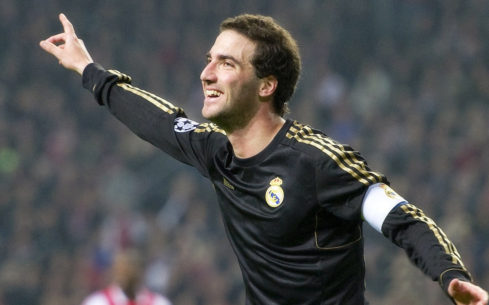 格雷戈里奥·帕尔特里内里在1500米自由泳中夺金，格雷戈里奥·帕特里尼耶里